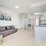 Sea & Golf View Duplex Heated Pool Апартаменты